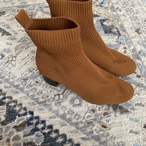 Everlane Tan/Burnt Orange Ribbed Ankle Booties *Read Description